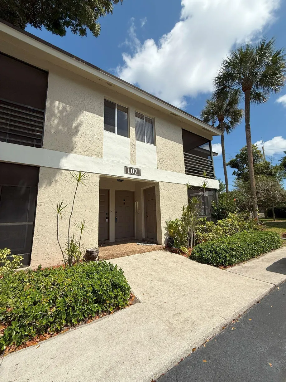 South Florida Real Estate | View 107 Gardens Drive, 206 | 1 Bed, 1 Bath