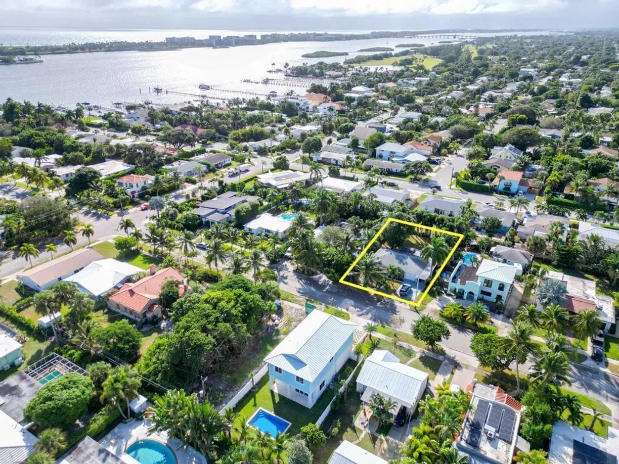 South Florida Real Estate | View 121 Auburn Drive | Listing