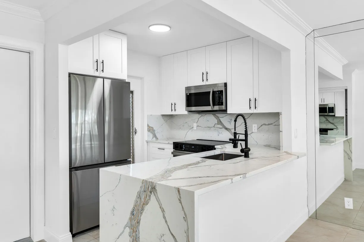 South Florida Real Estate | View 410 SE 2nd Avenue, 26 | 3 Beds, 2 Baths