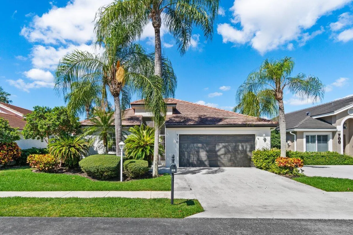 South Florida Real Estate | View 710 Clearbrook Park Circle | Listing