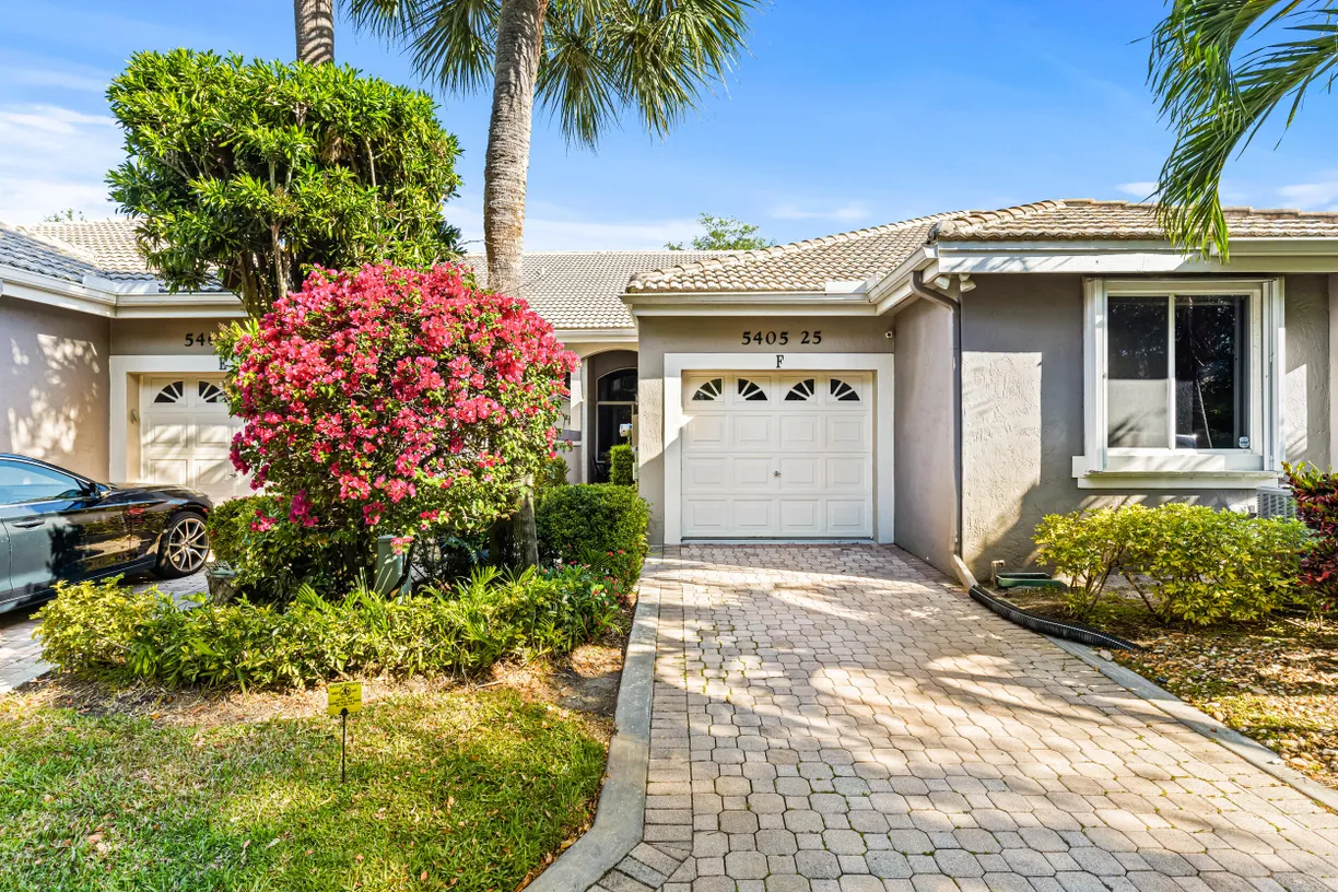 South Florida Real Estate | View 5405 Monterey Circle, 25 | 3 Beds, 2 Baths