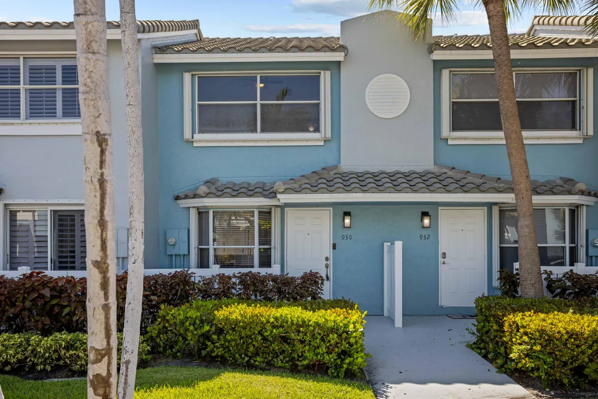 South Florida Real Estate | View 930 Jeffery Street | Listing