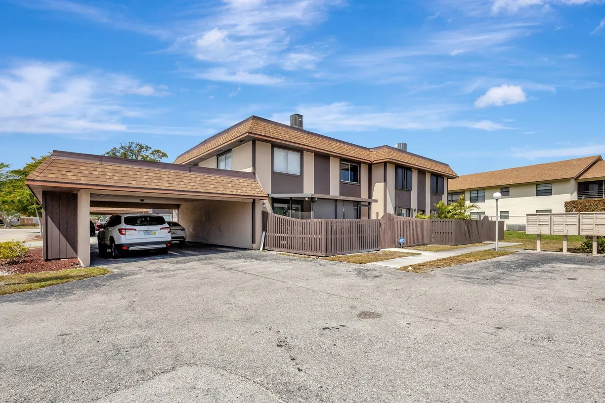 South Florida Real Estate | View 2110 Sherwood Forest Boulevard, 24 | Listing