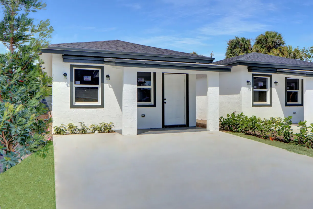 South Florida Real Estate | View 2915 Saginaw Avenue | 3 Beds, 2 Baths