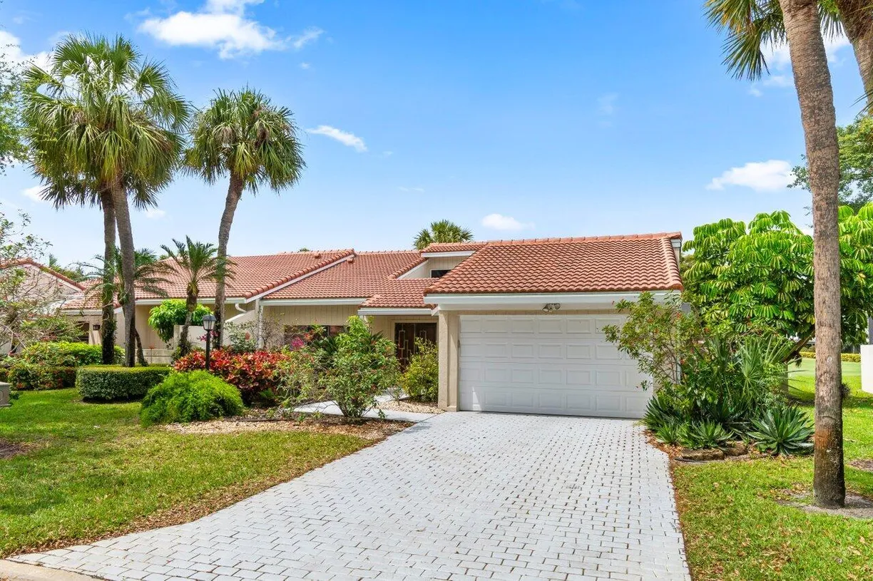 South Florida Real Estate | View 25 Glens Drive | Listing