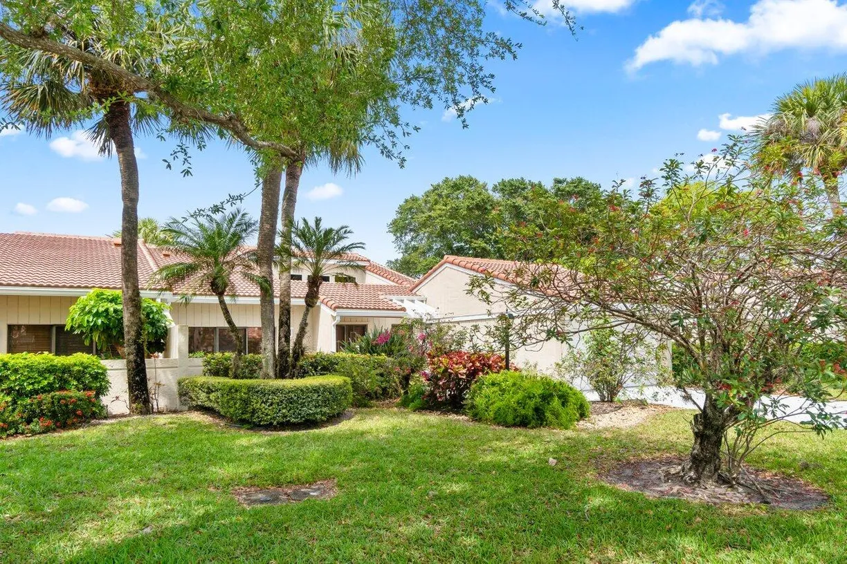 South Florida Real Estate | View 25 Glens Drive | Listing