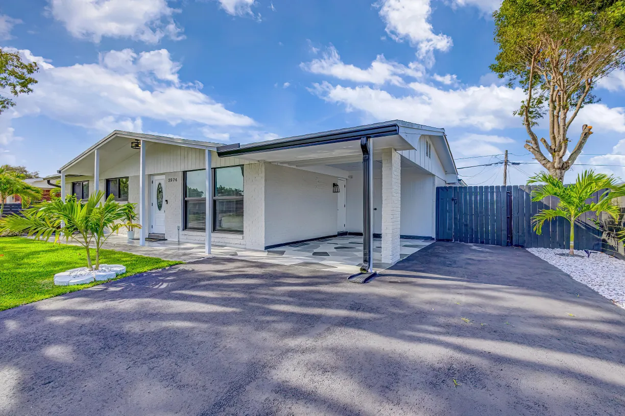 South Florida Real Estate | View 3574 Dunes Road | 5 Beds, 3 Baths