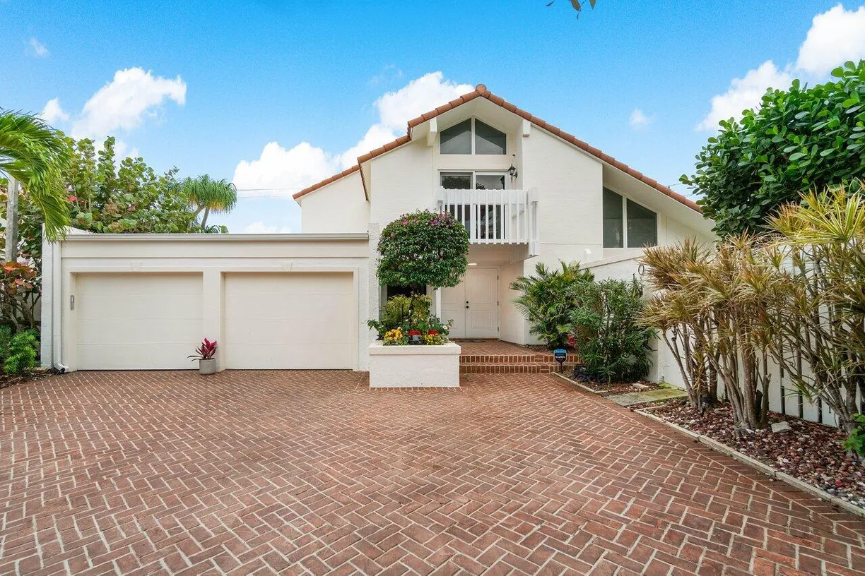 South Florida Real Estate | View 104 Amberjack Lane | 3 Beds, 3 Baths