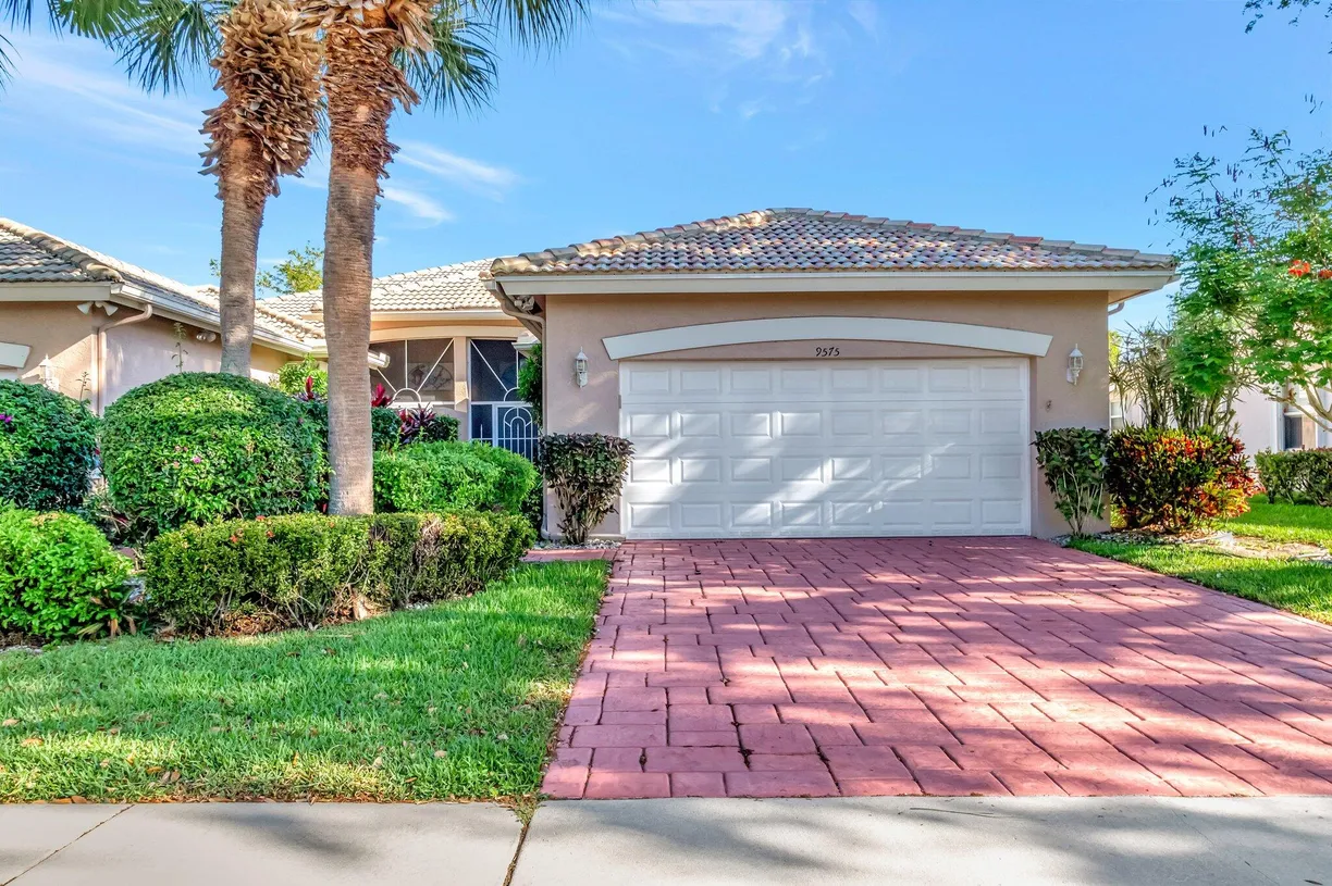 South Florida Real Estate | View 9575 N Crescent View Drive | 3 Beds, 2 Baths