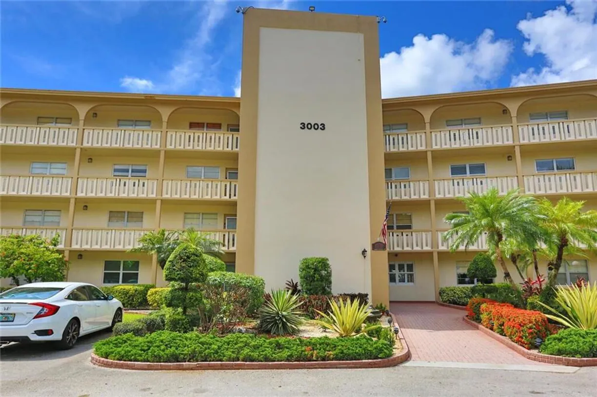 South Florida Real Estate | View 3003 Portofino Isle(s), B4 | 2 Beds, 2 Baths