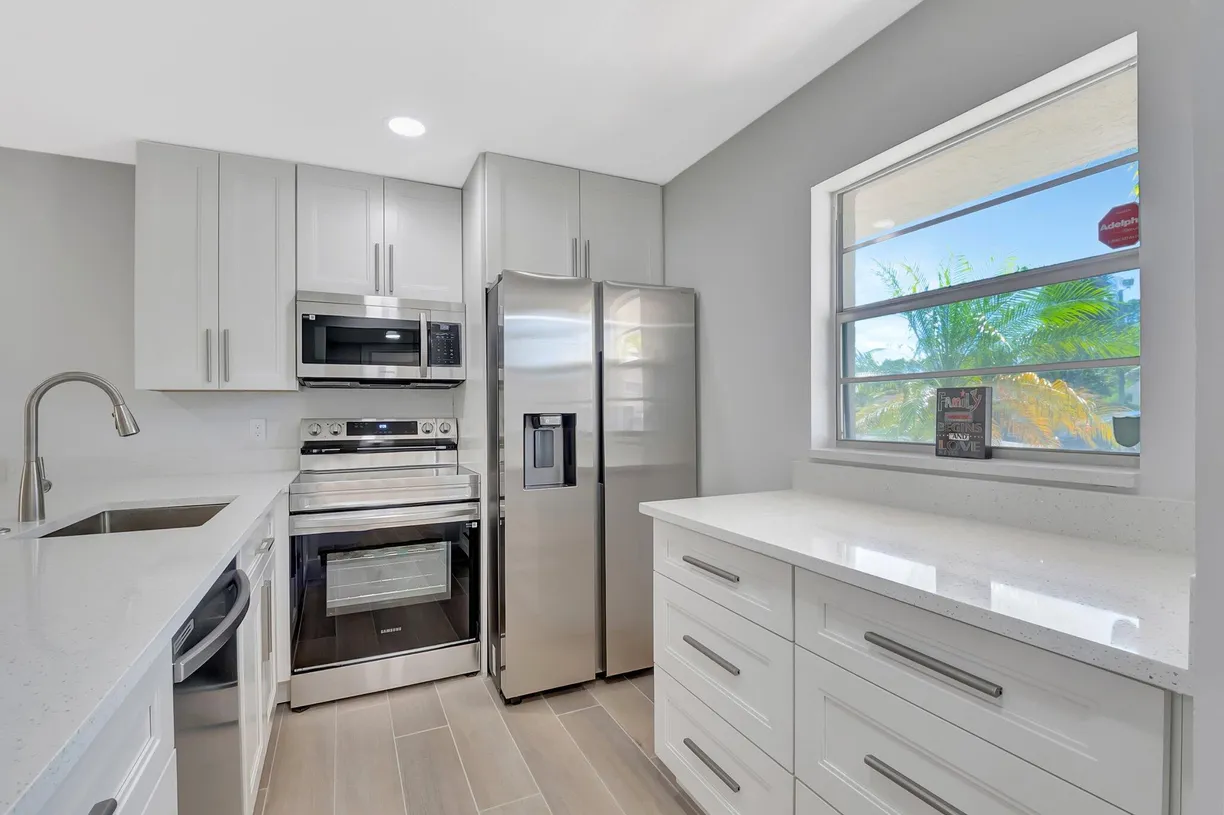 South Florida Real Estate | View 2601 NE 3rd Court, 105 | 1 Bed, 1 Bath