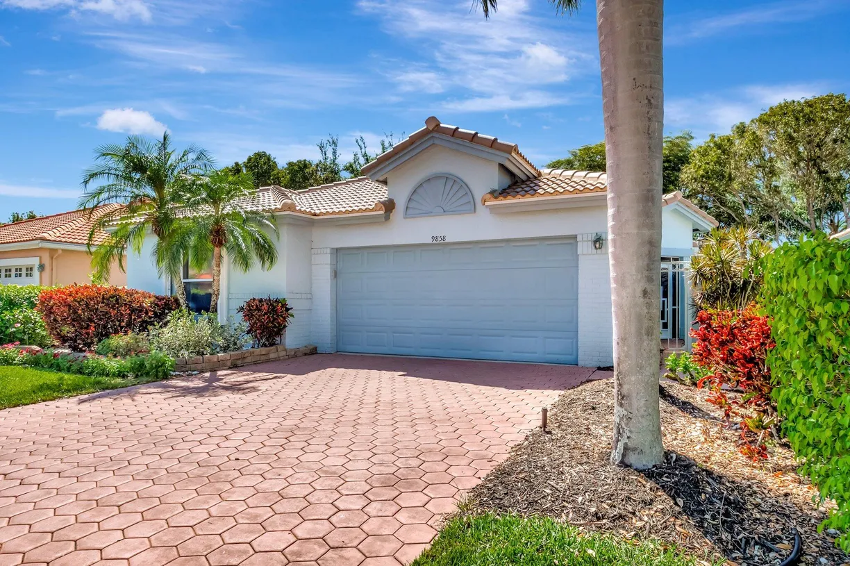 South Florida Real Estate | View 9858 Harbour Lake Circle | 3 Beds, 2 Baths