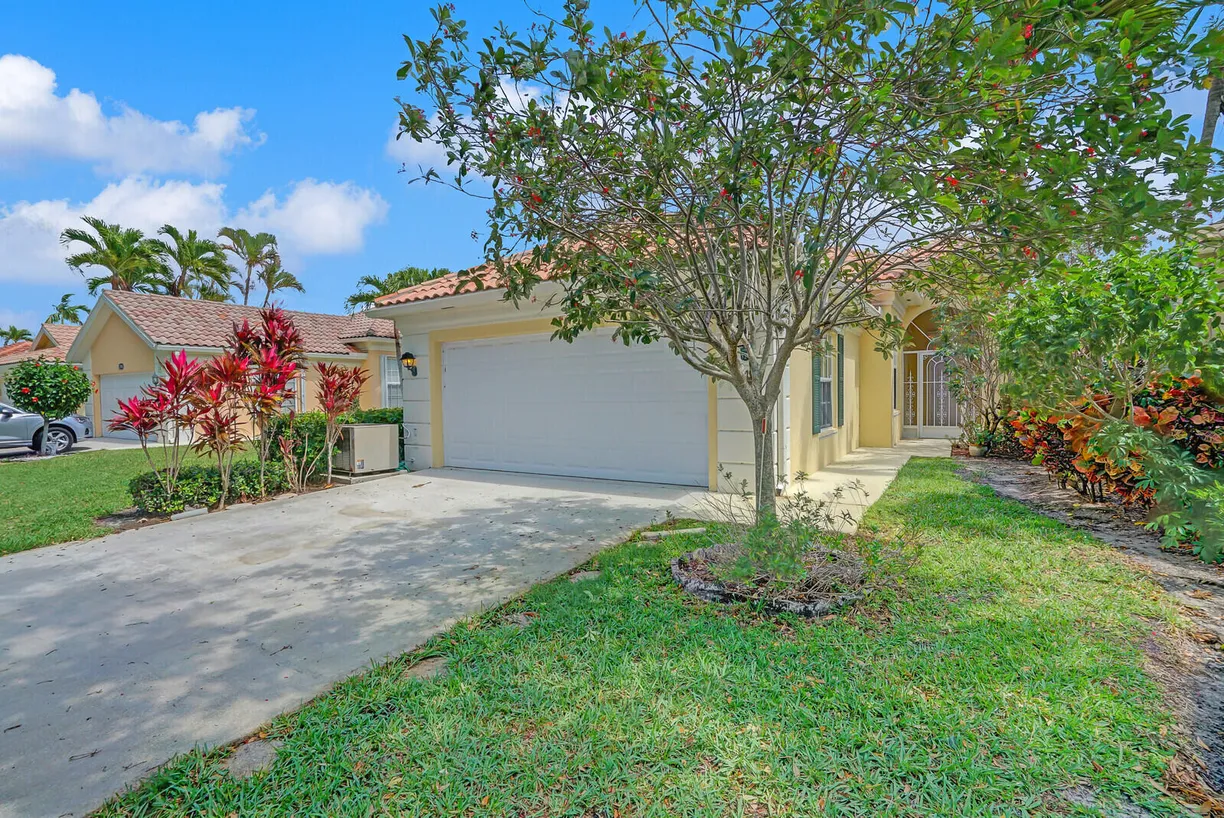 South Florida Real Estate | View 2692 James River Road | 3 Beds, 2 Baths