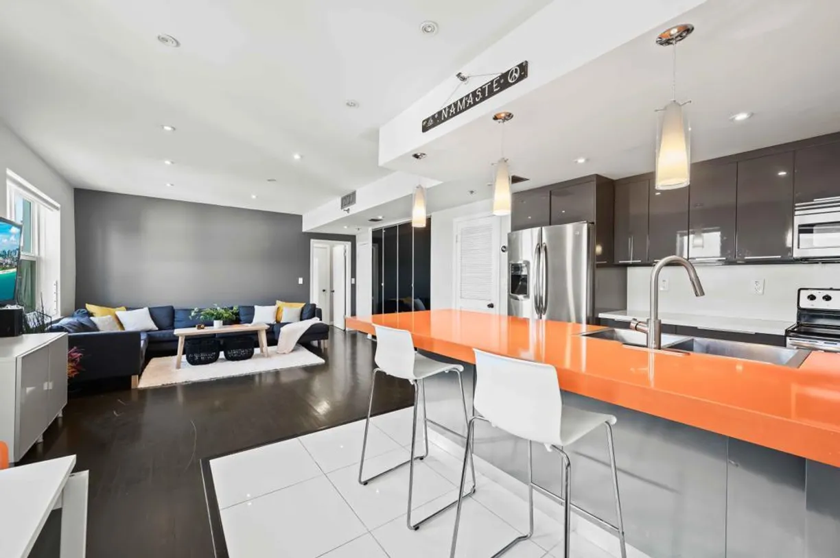 South Florida Real Estate | View 802 Euclid Avenue, 303 | 2 Beds, 2 Baths