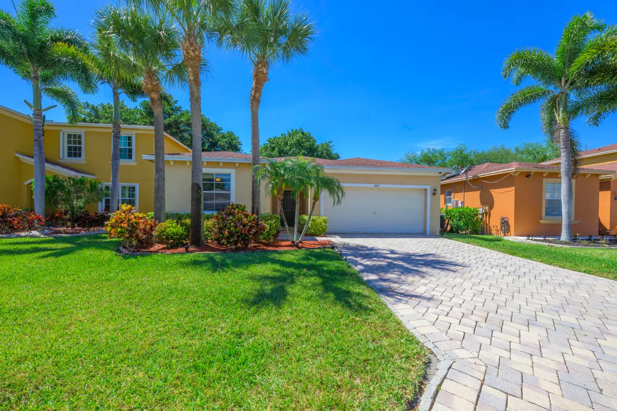 South Florida Real Estate | View 887 Fieldstone Way | 3 Beds, 2 Baths
