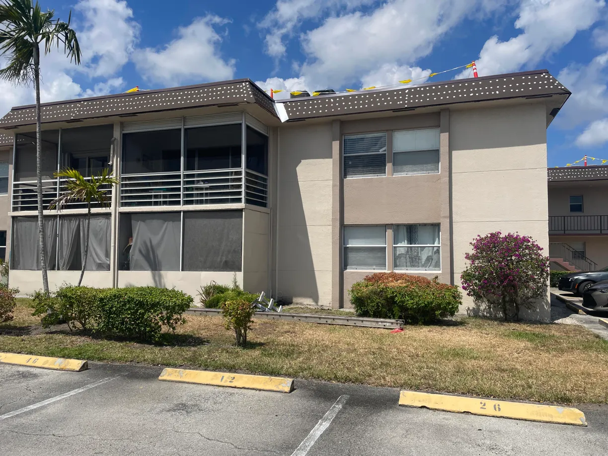 South Florida Real Estate | View 502 Davis Road, 9 | 2 Beds, 1 Bath