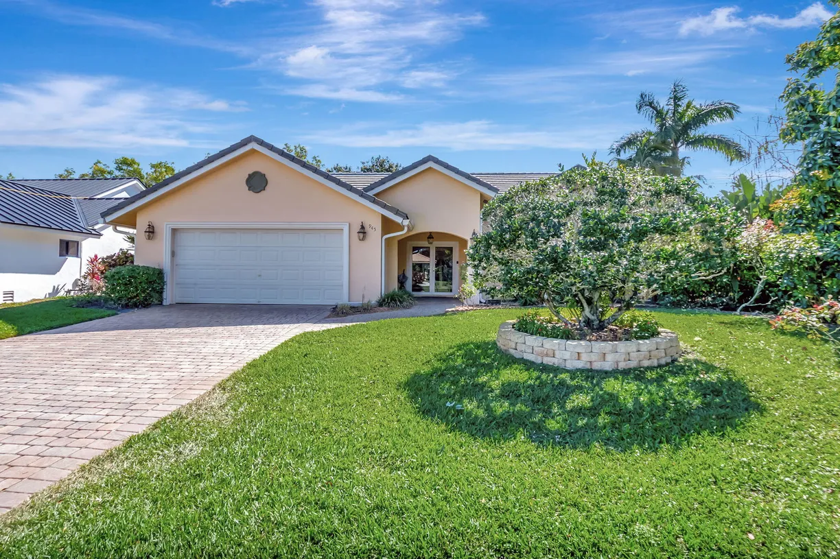 South Florida Real Estate | View 945 Greensward Lane | Listing