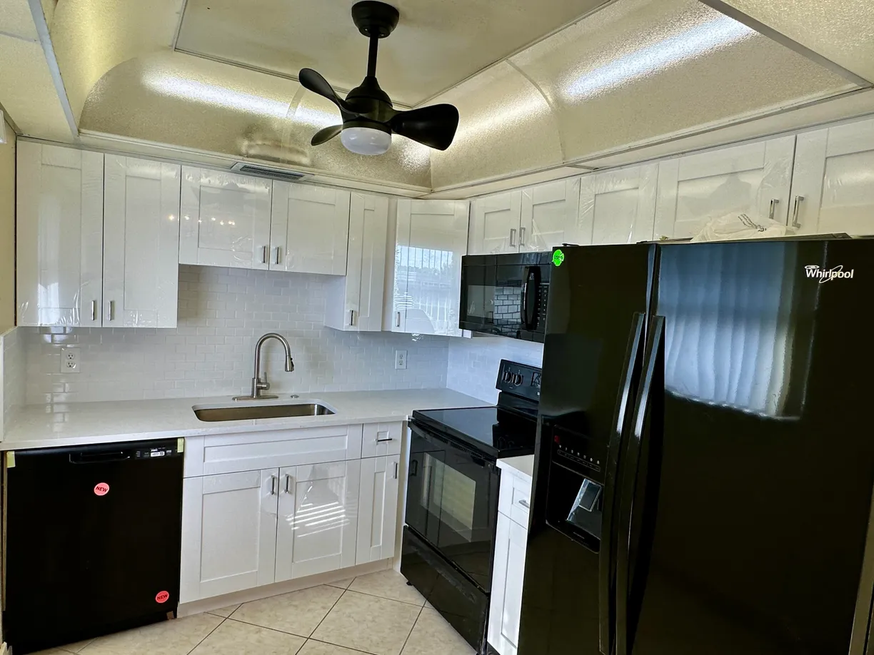 South Florida Real Estate | View 217 Saxony | Listing