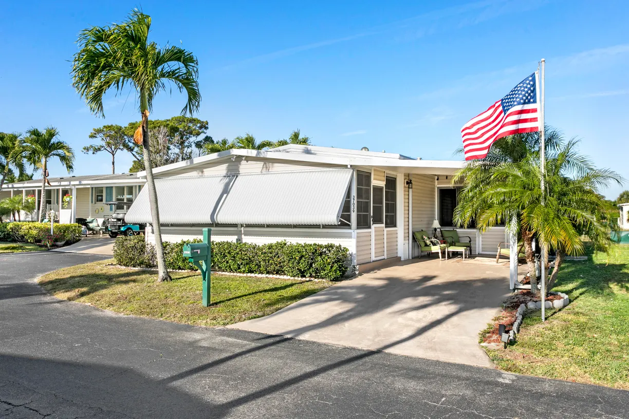South Florida Real Estate | View 37039 Exuma Bay | 2 Beds, 2 Baths