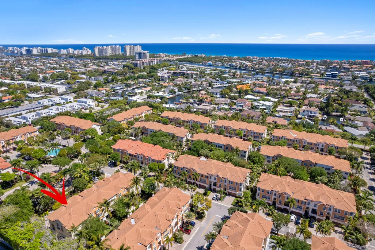 South Florida Real Estate | View 604 NE Venezia Lane | 4 Beds, 3 Baths