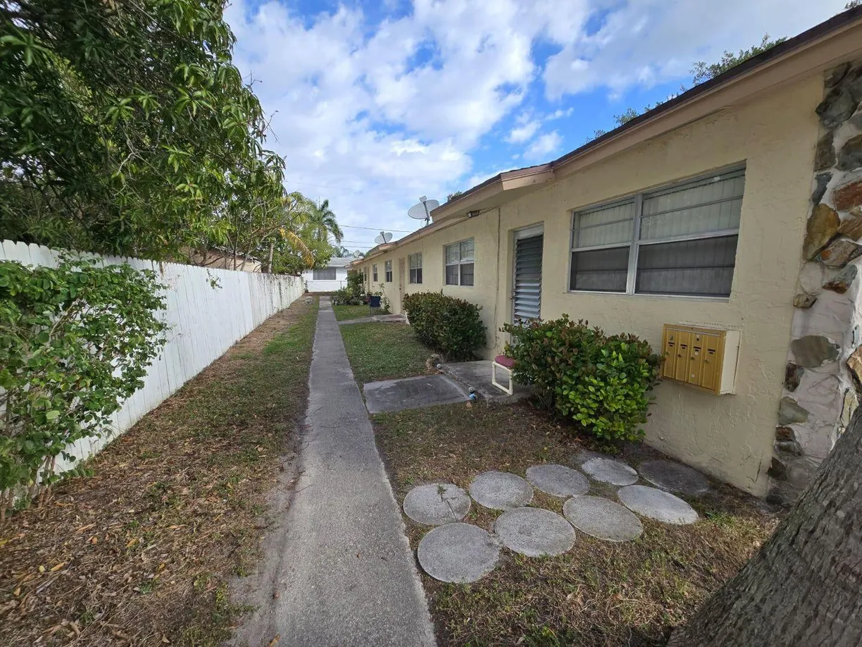 South Florida Real Estate | View 1212 15th Avenue, 4 | Listing