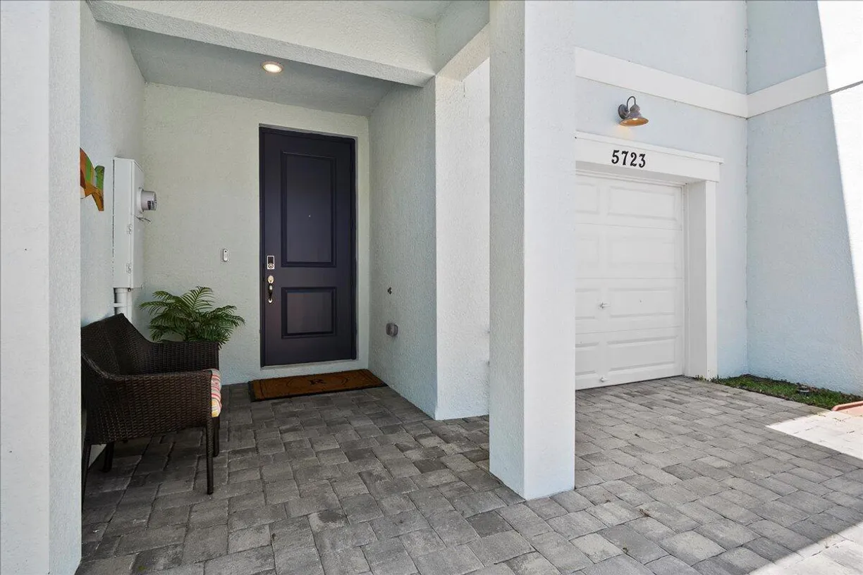 South Florida Real Estate | View 5723 SE Edgewater Circle | 3 Beds, 2 Baths
