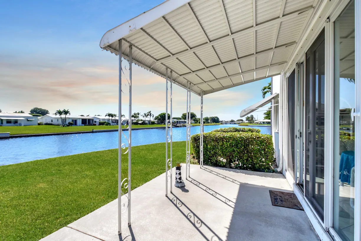 South Florida Real Estate | View 1112 Lake Ter 104 Terrace, 104 | 2 Beds, 2 Baths