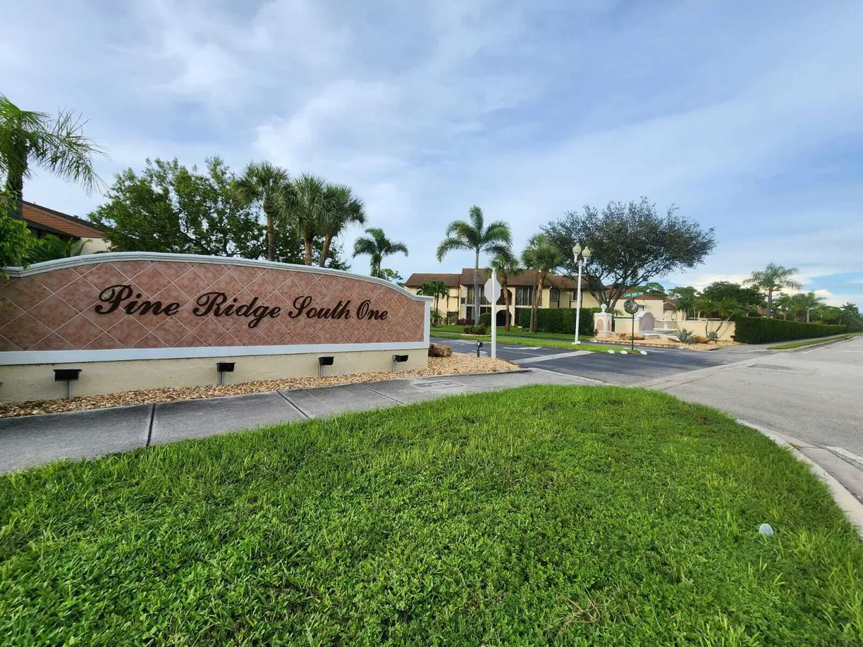 South Florida Real Estate | View 123 Lake Pine Circle, A-1 | 2 Beds, 1 Bath
