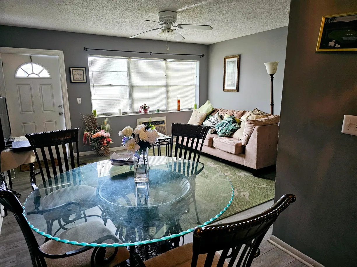 South Florida Real Estate | View 102 Easthampton | Listing