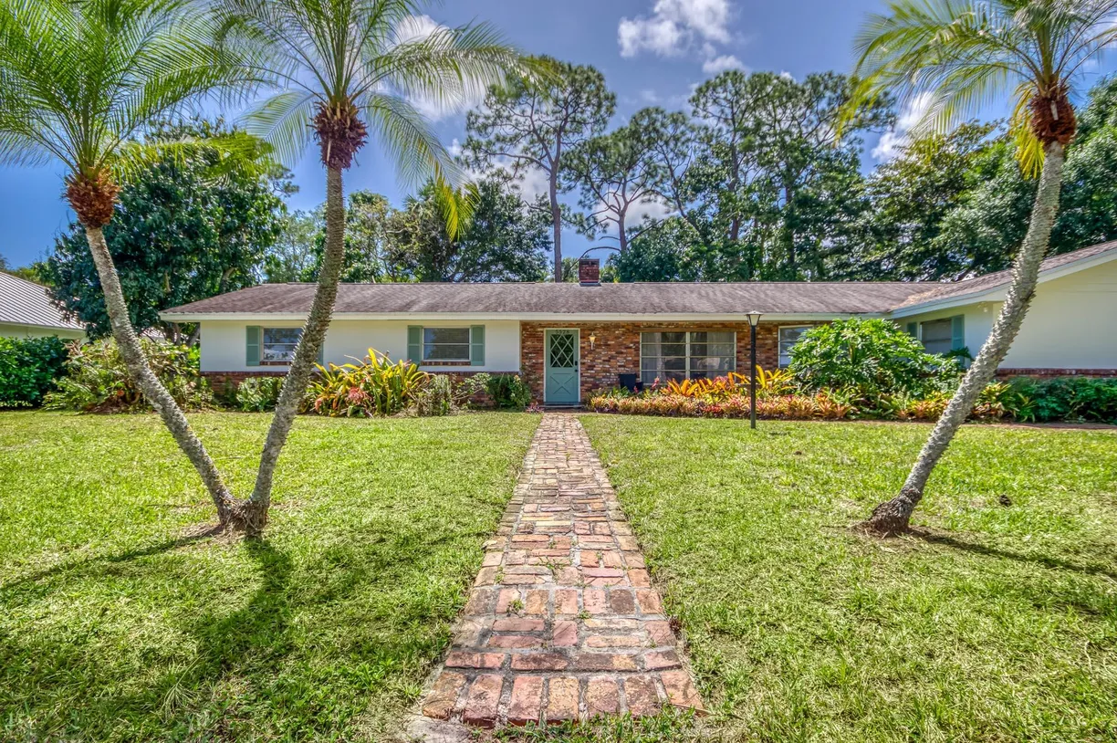 South Florida Real Estate | View 5528 Hibiscus Road | 3 Beds, 2 Baths