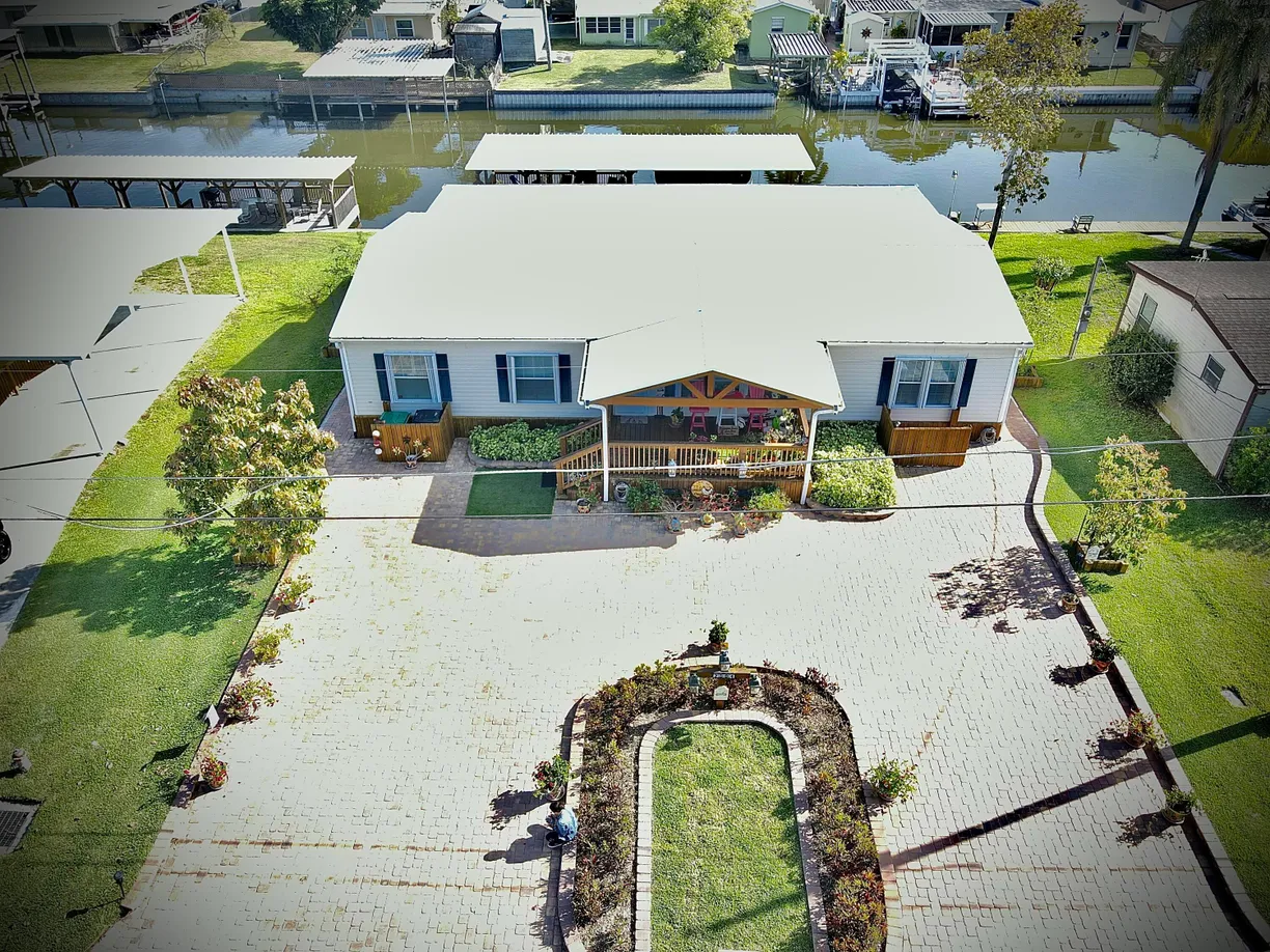 South Florida Real Estate | View 2004 SE 30th Street | Listing