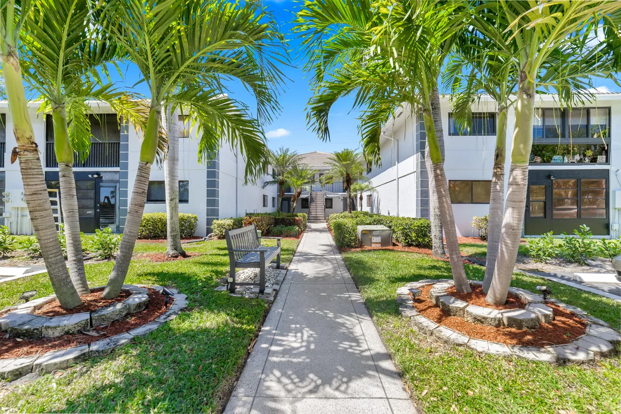 South Florida Real Estate | View 15011 Ashland Circle, 23 | 2 Beds, 2 Baths