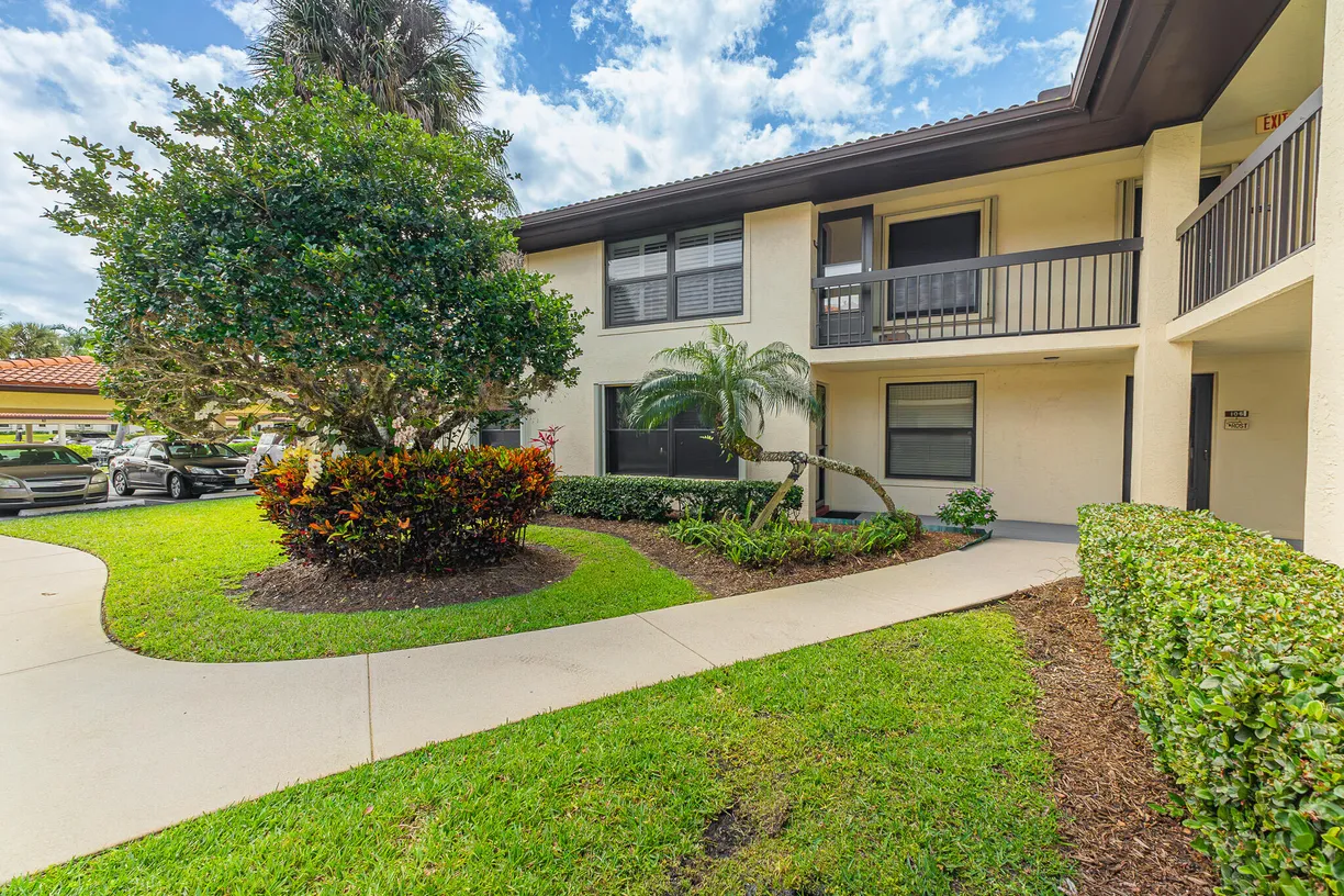 South Florida Real Estate | View 331 SW South River Drive, 107 | Listing