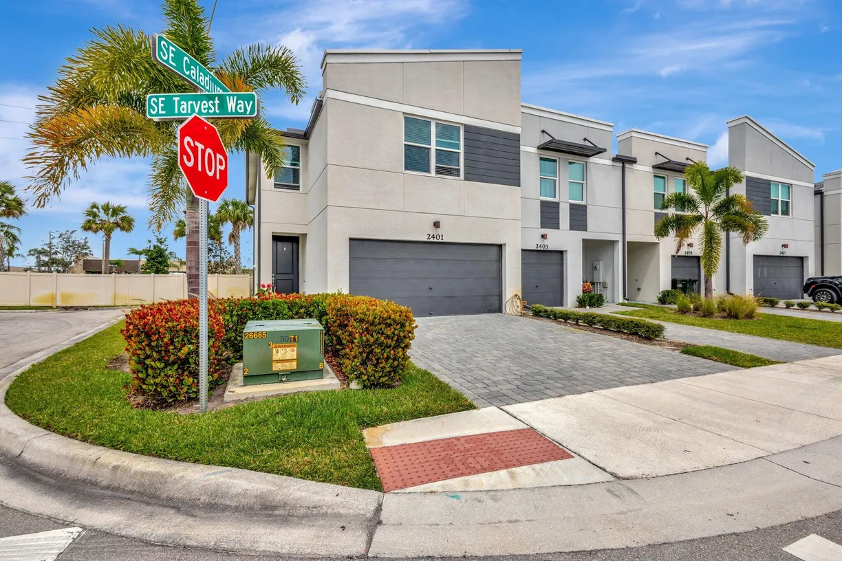 South Florida Real Estate | View 2401 SE Tarvest Way | Listing