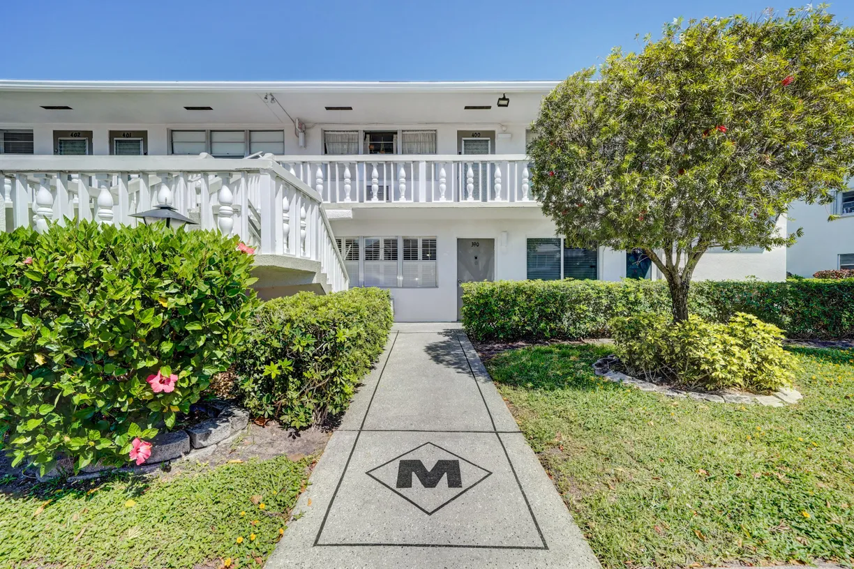 South Florida Real Estate | View 390 Durham Circle, M | 1 Bed, 1 Bath