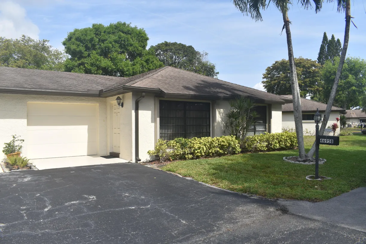 South Florida Real Estate | View 4695 Robinwood Place, B | 2 Beds, 2 Baths