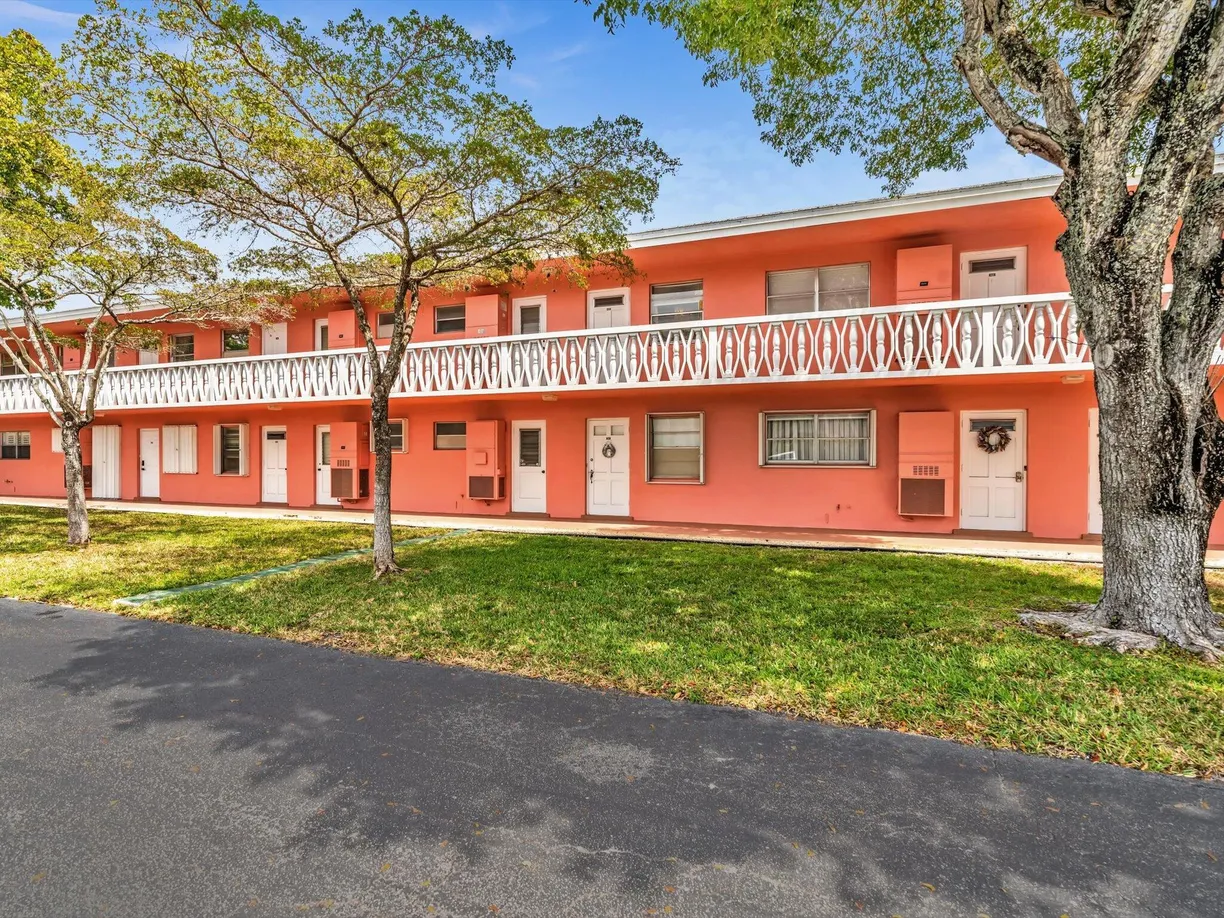 South Florida Real Estate | View 300 NE 20th Street, 605 | 1 Bed, 1 Bath