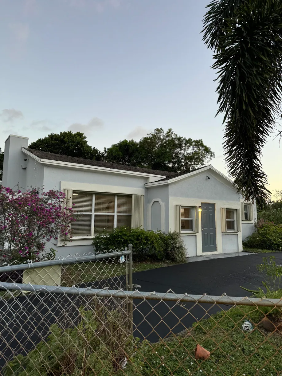 South Florida Real Estate | View 701 SW 8th Avenue | Listing