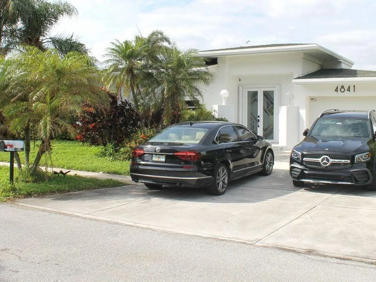 South Florida Real Estate | View 4841 NE 29th Avenue | Listing