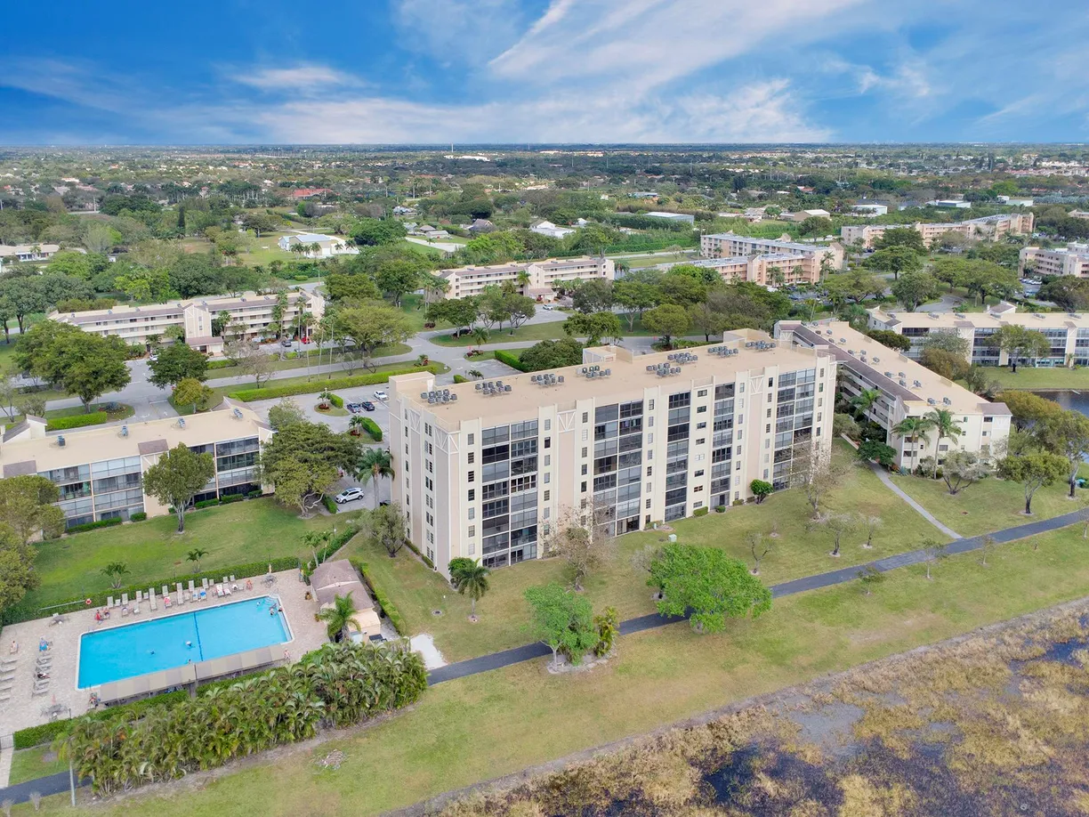 South Florida Real Estate | View 7240 Huntington Lane, 802 | Listing