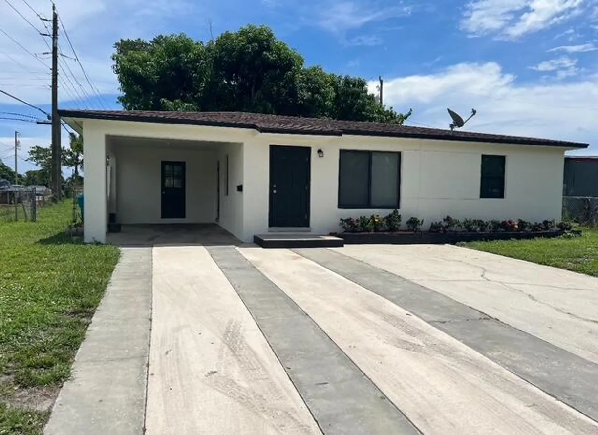 South Florida Real Estate | View 420 NW 2nd Street | 2 Beds, 1 Bath