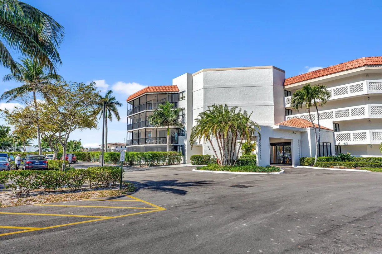 South Florida Real Estate | View 800 Jeffery 202 Street, 202 | Listing