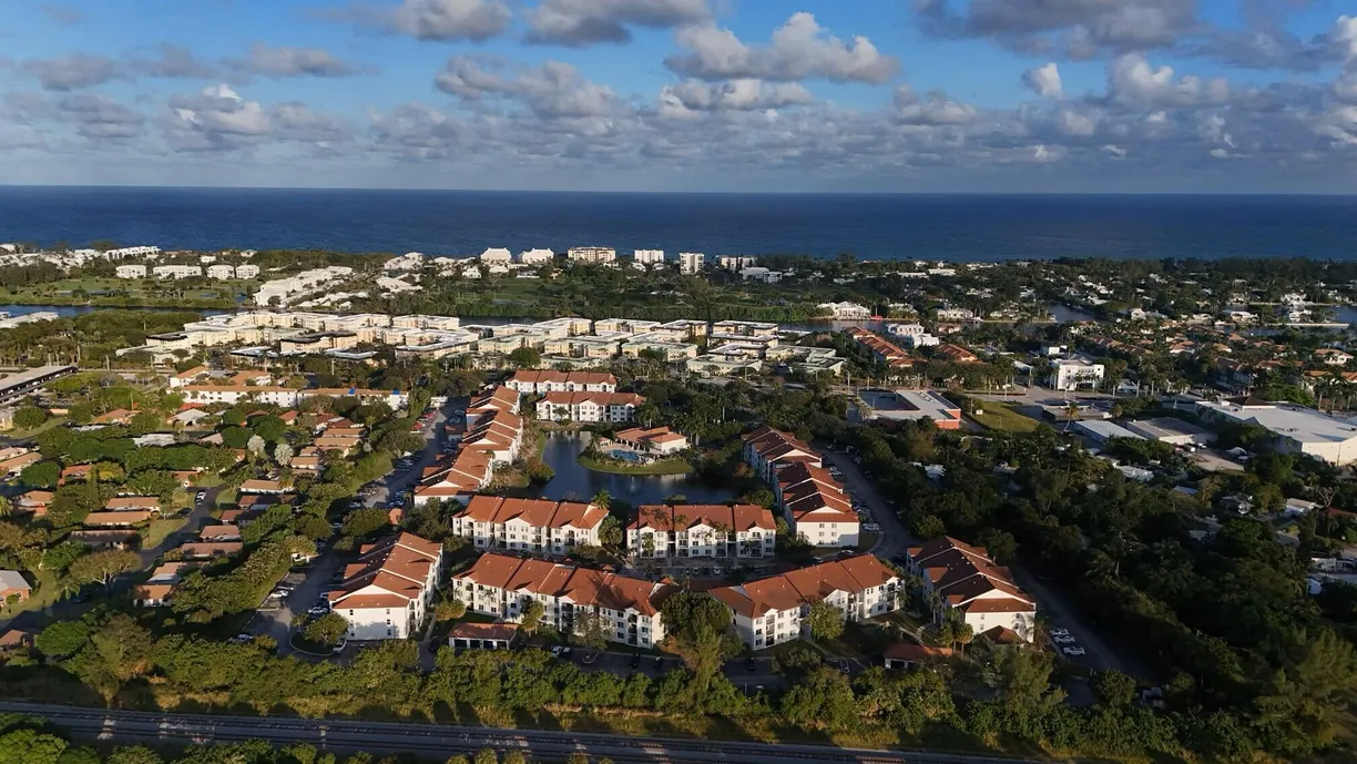 South Florida Real Estate | View 1016 Villa Circle | 2 Beds, 2 Baths