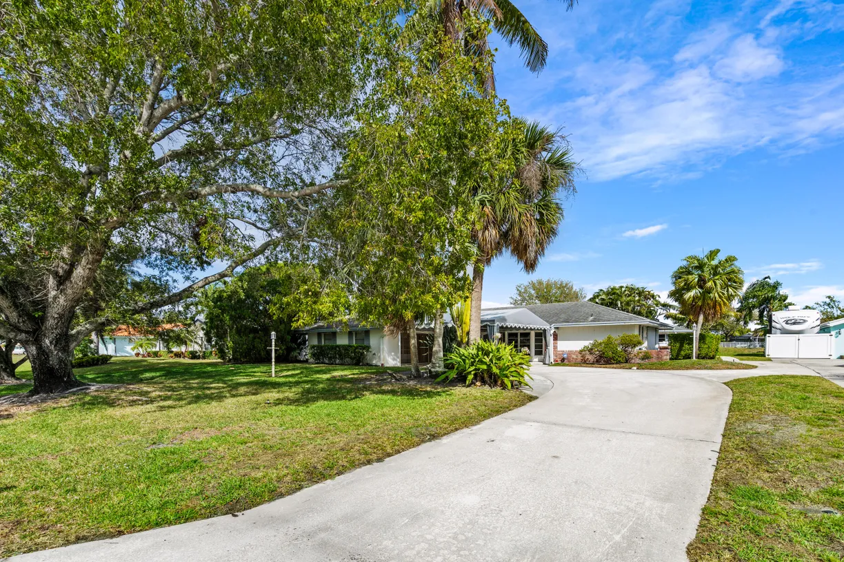 South Florida Real Estate | View 4705 Holly Drive