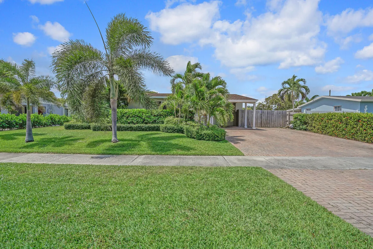 South Florida Real Estate | View 313 Davis Road | Listing