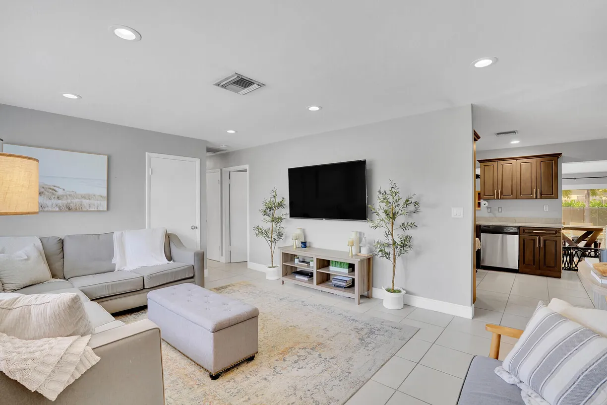 South Florida Real Estate | View 313 Davis Road | 2 Beds, 2 Baths