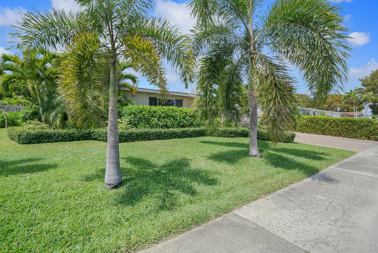 South Florida Real Estate | View 313 Davis Road | Listing