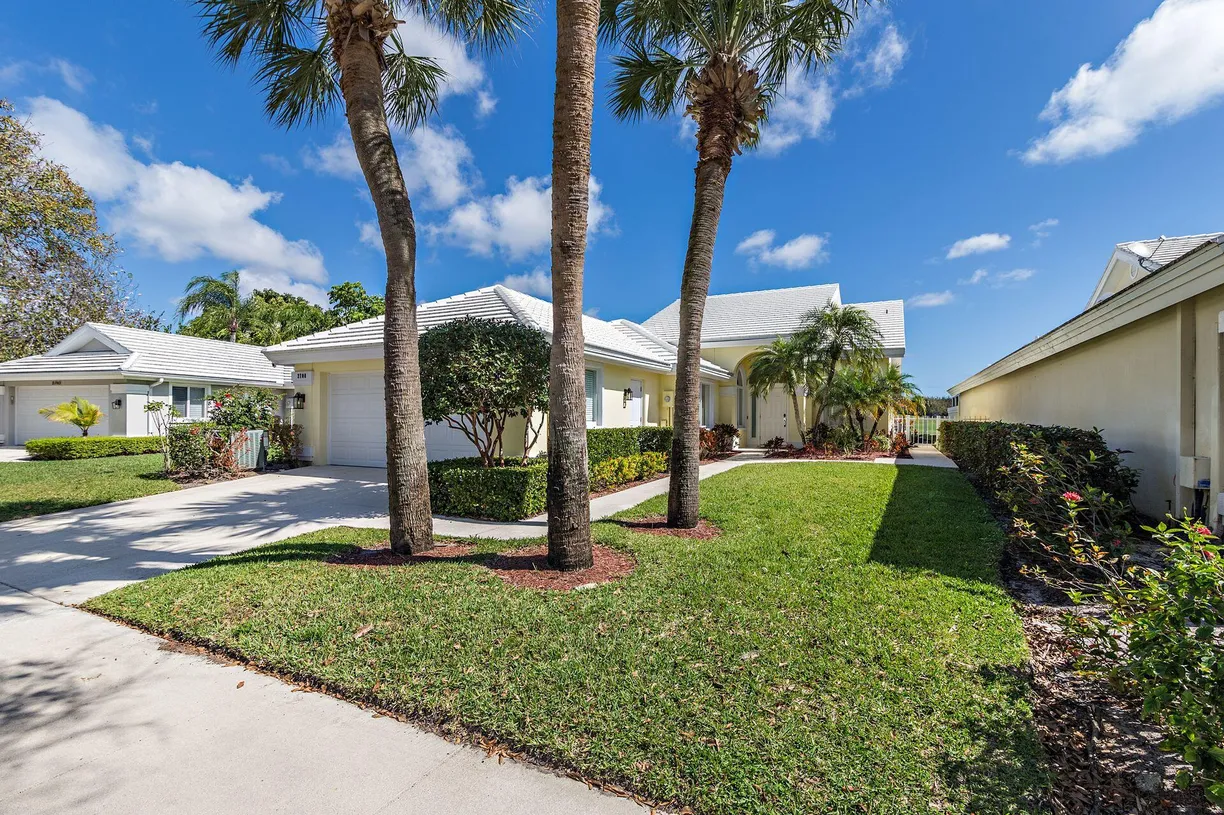 South Florida Real Estate | View 2700 Clubhouse Pointe | 3 Beds, 2 Baths