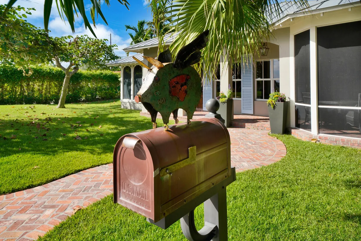 South Florida Real Estate | View 137 S Oak Street | Listing