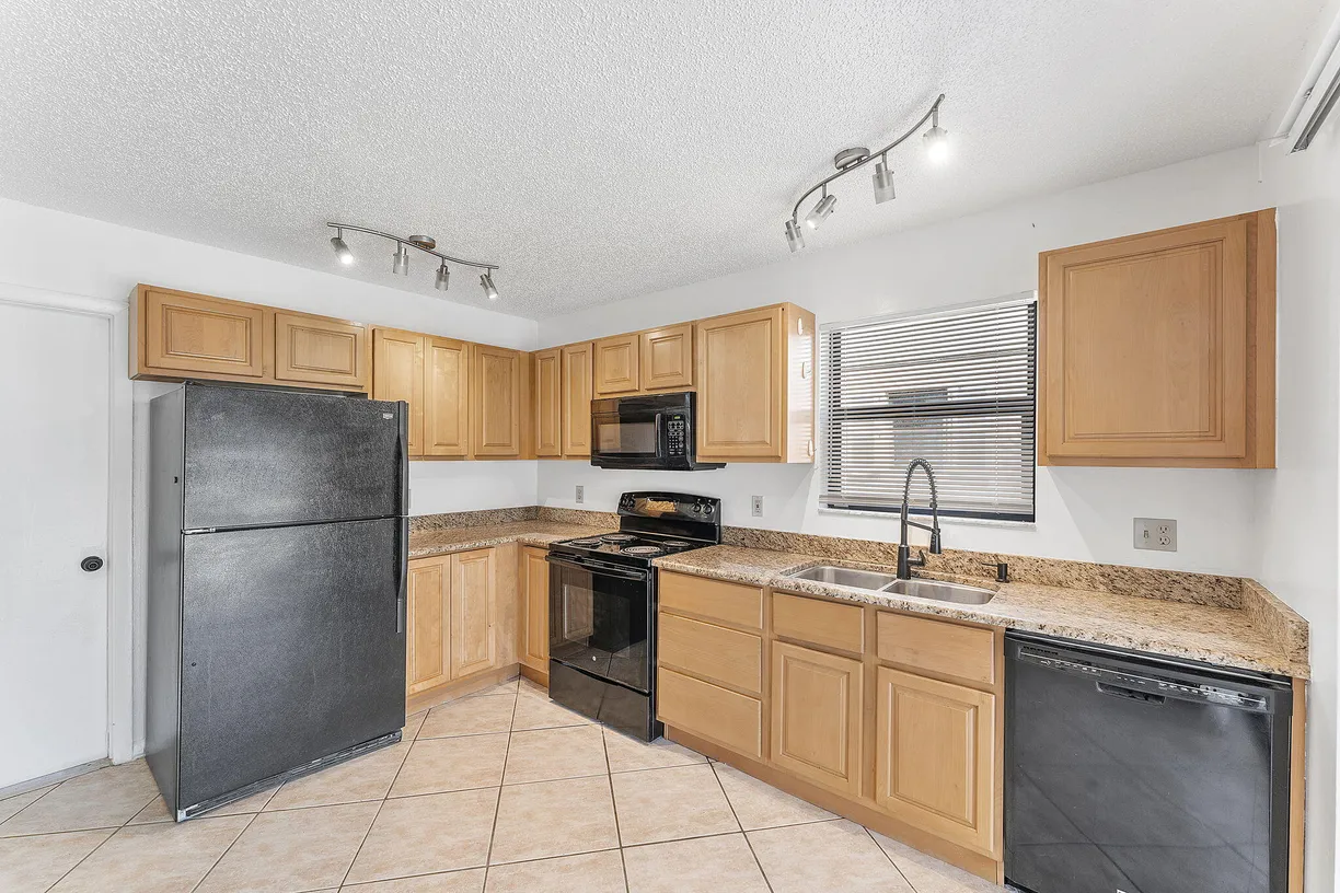South Florida Real Estate | View 5917 SE Collins Avenue | Listing